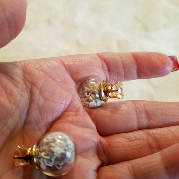 ⚀3/$15.   💙Hearts In A Glass Globe Earrings - Picture 2 of 4